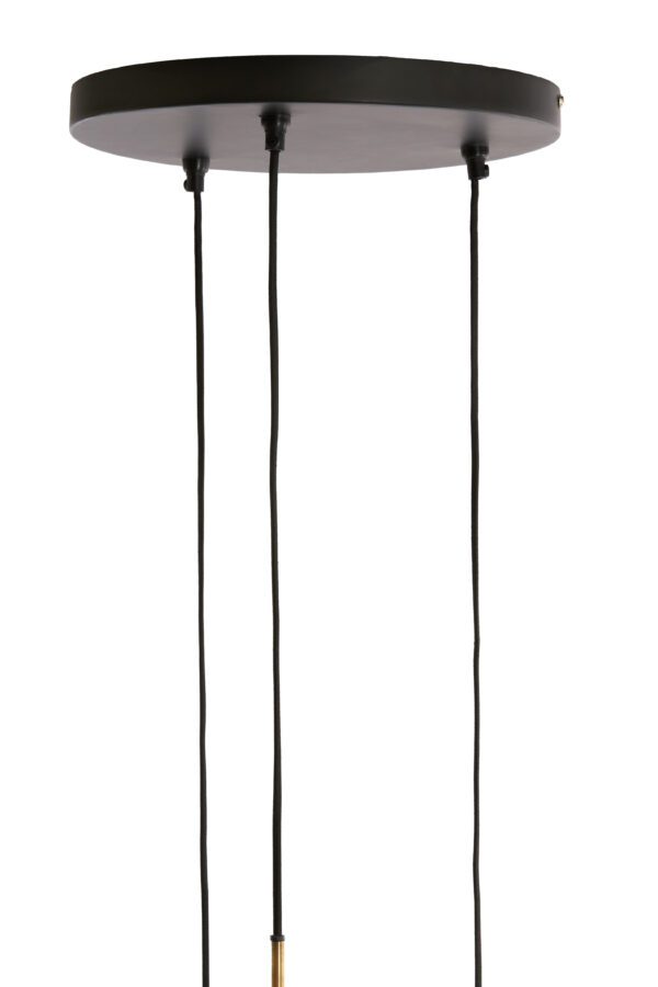 Hanglamp YAELLE 3L transformeert jouw interieur, een prachtige combinatie van stijl en functionaliteit. Het antiek bronzen metaal en rond mat zwart plaat, geeft deze hanglamp een tijdloos en eigentijds ontwerp. Deze hanglamp heeft ruimte voor 3 lichtbronnen, waardoor je een warme en uitnodigende sfeer creëert.